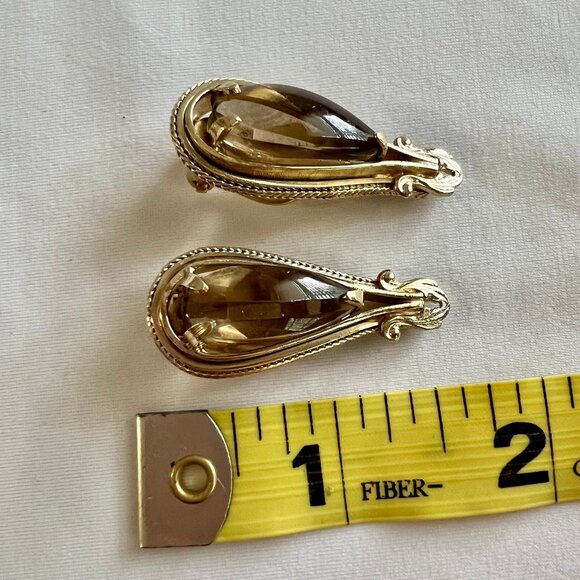 Vintage Gold Tone Whiting & Davis Brand Smokey Glass Teardrop Clip On Earrings - Picture 5 of 6